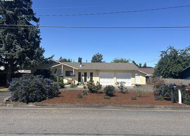 Property at 715 N 16th St, Cottage Grove, OR 97424, 3 beds, 1.5 baths