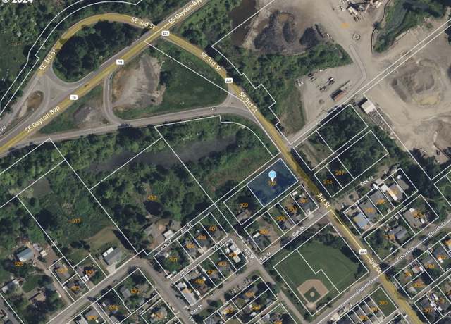 Property at 102 3rd St, Dayton, OR 97114