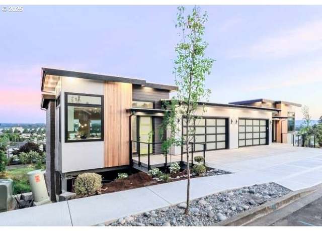 Property at 2605 E 6th St, Vancouver, WA 98661, 3 beds, 2 baths