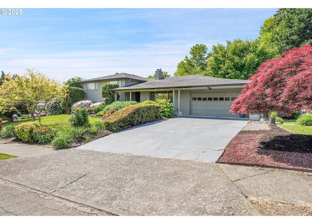 Property at 4729 SE Concord Rd, Milwaukie, OR 97267, 4 beds, 3 baths