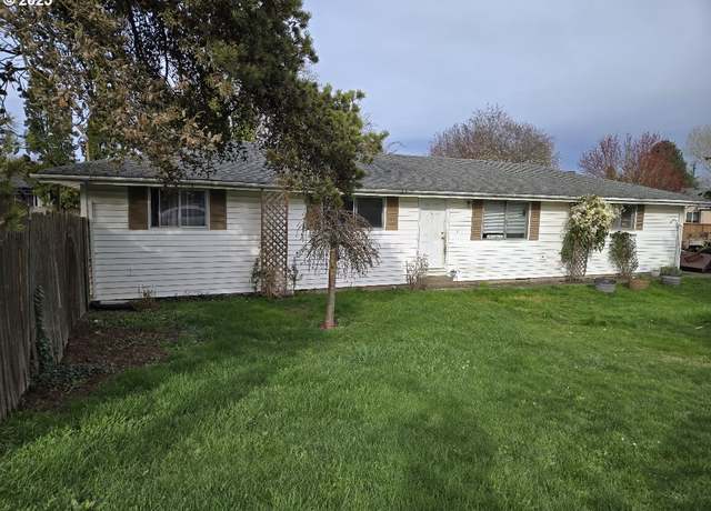 Property at 776 SE Edwards Dr, Dundee, OR 97115, 3 beds, 1 bath