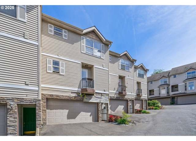 Property at 12142 NE Fremont St #11, Portland, OR 97220, 2 beds, 2.5 baths