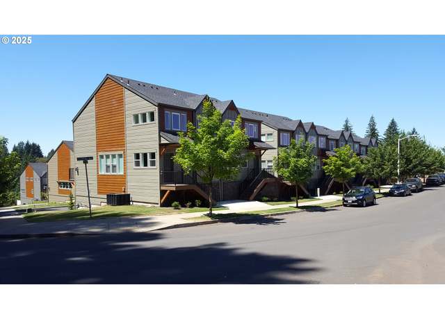 Property at 16843 Champion Way, Sandy, OR 97055, 3 beds, 2.5 baths