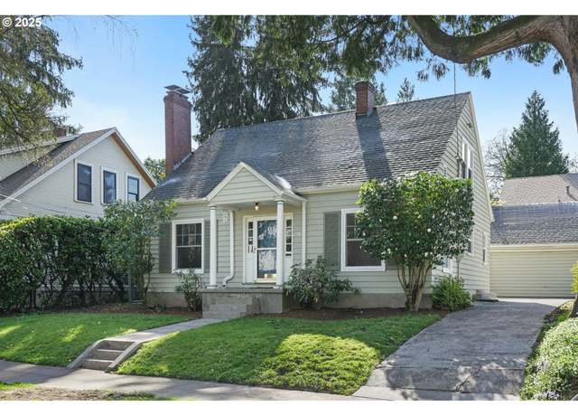 Property at 5815 SE 15th Ave, Portland, OR 97202, 3 beds, 2 baths