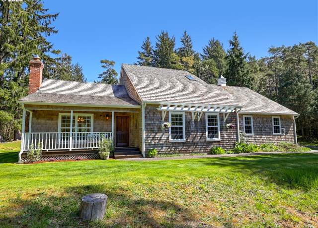 Property at 1530 SW Pine Dr, Warrenton, OR 97146, 4 beds, 2.5 baths