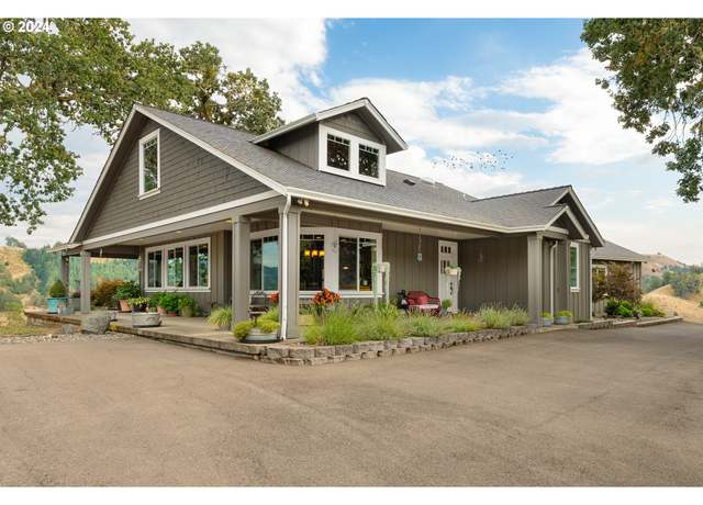 Property at 11808 N Umpqua Hwy, Roseburg, OR 97470, 3 beds, 2 baths