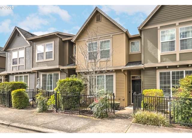 Property at 2409 NW Oak Knoll Pl, Beaverton, OR 97006, 2 beds, 2.5 baths