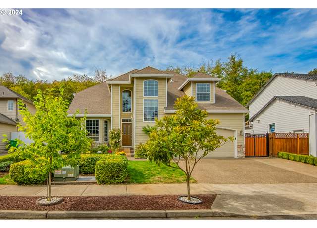 Property at 16055 SE Flavel Dr, Portland, OR 97236, 4 beds, 2.5 baths