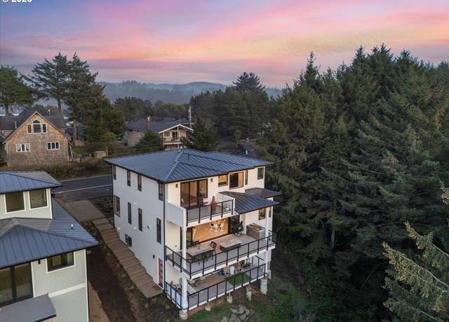 Property at 1329 SW Fleet Ave, Lincoln City, OR 97367, 5 beds, 4.5 baths