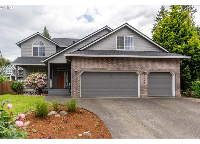 Property at 10134 SE 54th Ct, Milwaukie, OR 97222, 4 beds, 2.5 baths