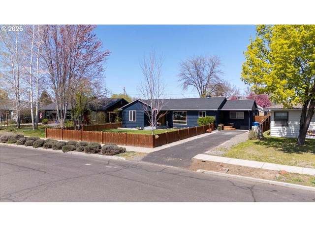 Property at 699 NE Ochoco Ave, Prineville, OR 97754, 3 beds, 2 baths