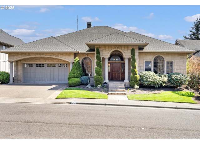 Property at 714 SW 68th Ter, Portland, OR 97225, 4 beds, 3.5 baths