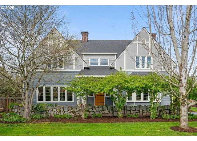 Property at 425 SE 50th Ave, Portland, OR 97215, 4 beds, 4.5 baths