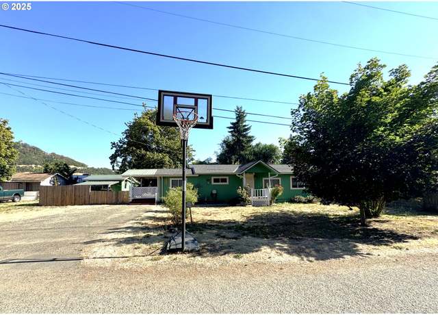 Property at 224 Fifth St, Dillard, OR 97432, 3 beds, 1 bath