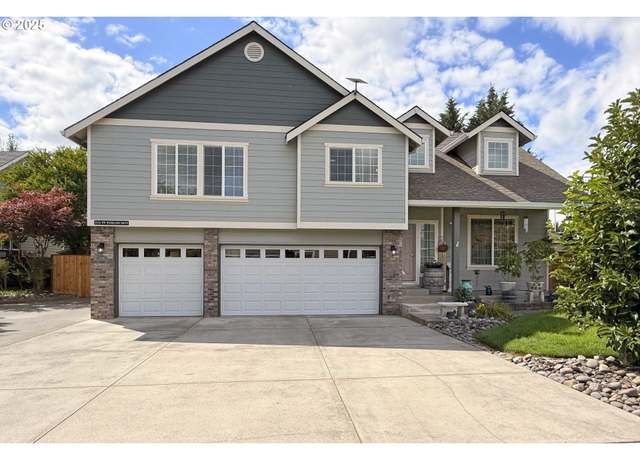 Property at 2036 NW Woodland Dr, Mcminnville, OR 97128, 5 beds, 3 baths