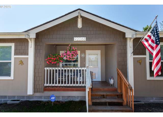Property at 92068 Maple Ln, Springfield, OR 97478, 4 beds, 3 baths