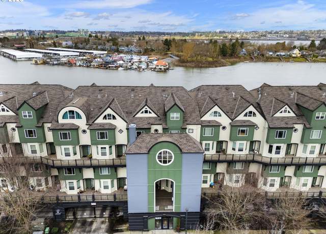 Property at 905 N Harbour Dr #15, Portland, OR 97217, 3 beds, 3 baths