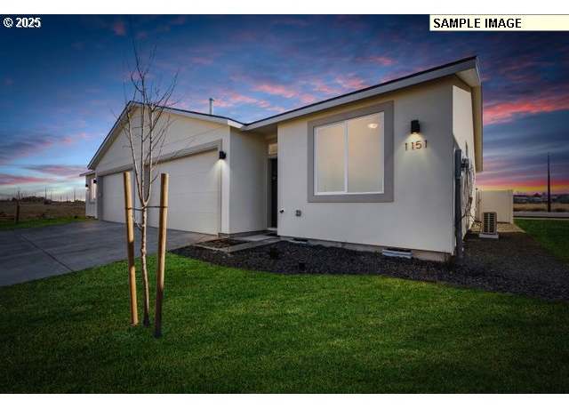 Property at 1197 NE Emerald Dr, Hermiston, OR 97838, 3 beds, 2 baths
