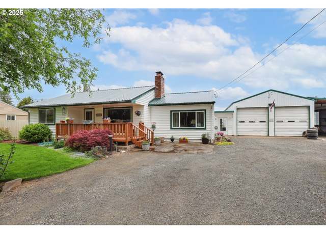 Property at 28805 Royal Ave, Eugene, OR 97402, 2 beds, 1.5 baths