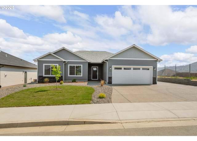 Property at 890 Durham Ave, Sutherlin, OR 97479, 3 beds, 2 baths