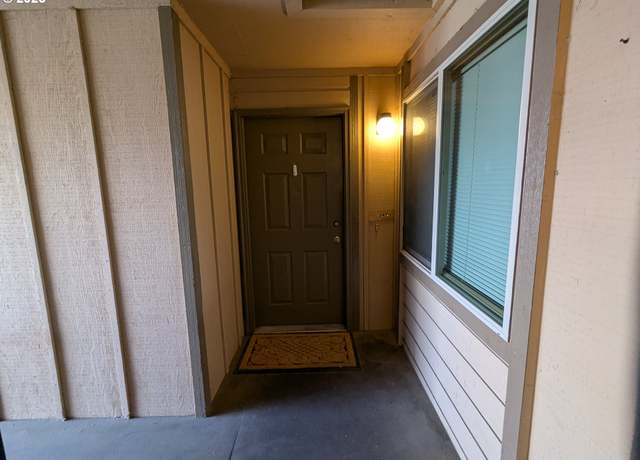Property at 1246 NE 27th St #24, Mcminnville, OR 97128, 3 beds, 2 baths