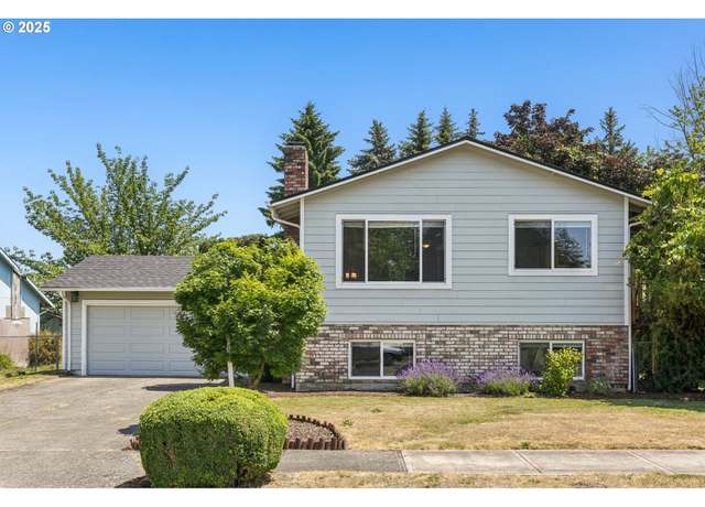 Property at 704 SE 207th Ave, Gresham, OR 97030, 4 beds, 2 baths