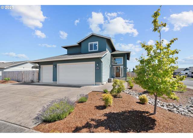 Property at 38822 SW 3rd Ave, Scio, OR 97374, 3 beds, 2.5 baths