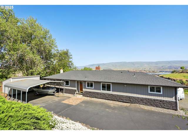 Property at 3103 Fremont St, The Dalles, OR 97058, 4 beds, 4 baths
