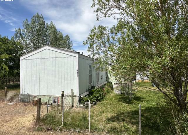 Property at 55826 Gay Ann Rd, Christmas Valley, OR 97641, 3 beds, 2 baths