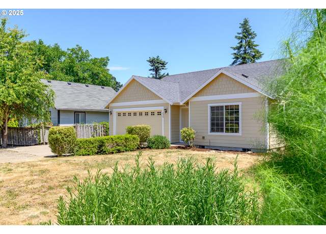 Property at 236 N 6th St, Carlton, OR 97111, 3 beds, 2 baths