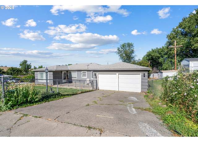 Property at 1309 SW 24th St, Pendleton, OR 97801, 3 beds, 1 bath