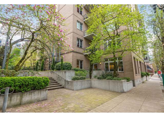 Property at 1120 NW Northrup St #102, Portland, OR 97209, 2 beds, 1 bath