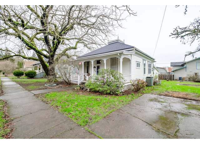 Property at 721 Oak St, Brownsville, OR 97327, 2 beds, 1 bath