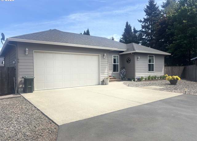 Property at 99 Rainbow Way, Kelso, WA 98626, 3 beds, 2 baths