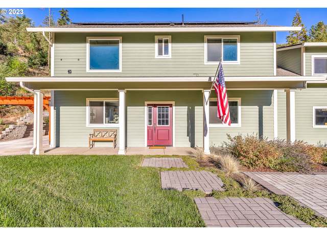 Property at 540 Hummingbird Ln, Talent, OR 97540, 4 beds, 3 baths