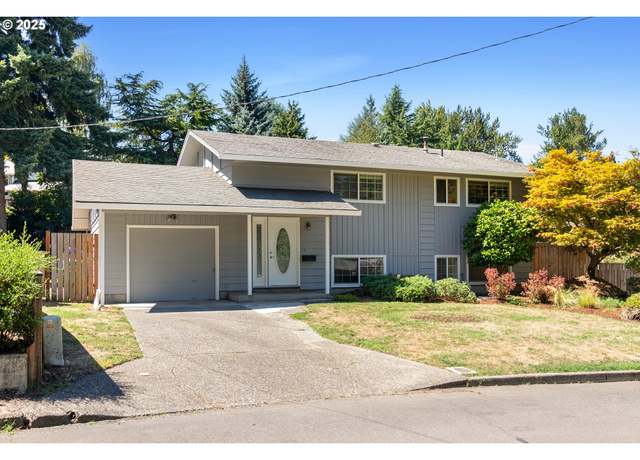 Property at 8816 SE Regents Dr, Milwaukie, OR 97222, 4 beds, 2 baths