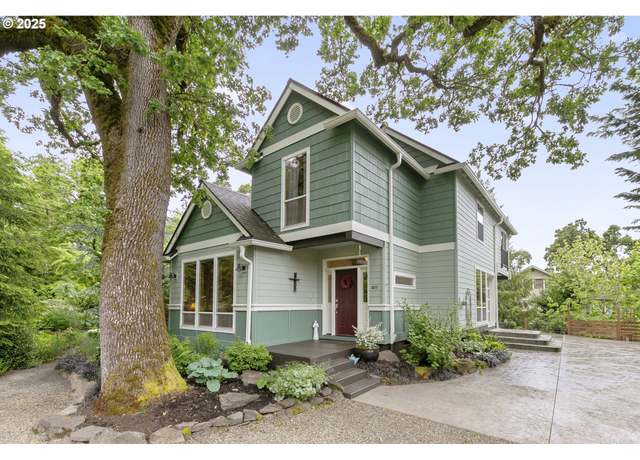 Property at 411 S Center St, Oregon City, OR 97045, 3 beds, 2.5 baths