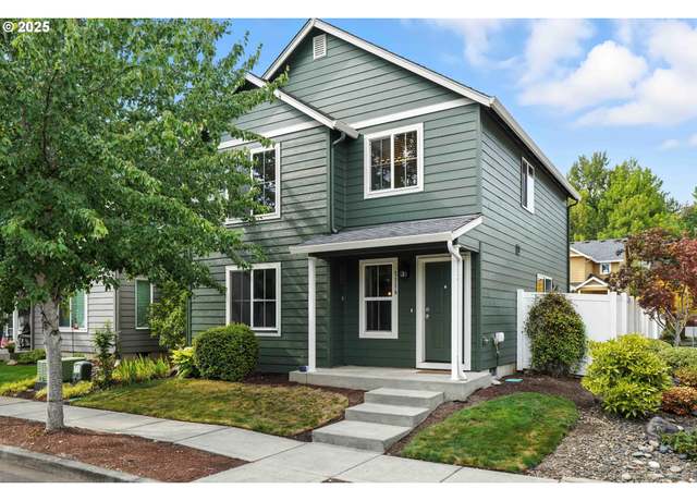 Property at 1116 SE 6th St, Battle Ground, WA 98604, 3 beds, 2.5 baths