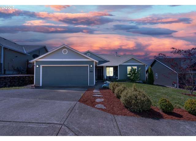 Property at 1041 E 12th St, Lafayette, OR 97127, 4 beds, 2 baths