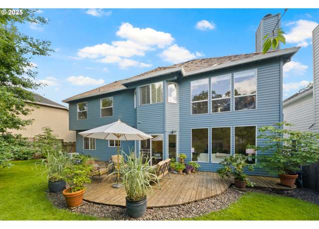 Property at 5153 Greensborough Ct, Lake Oswego, OR 97035, 4 beds, 2.5 baths