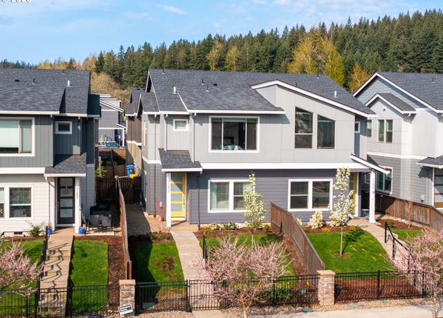 Property at 11473 SE Pleasant Valley Pkwy, Happy Valley, OR 97086, 3 beds, 2.5 baths