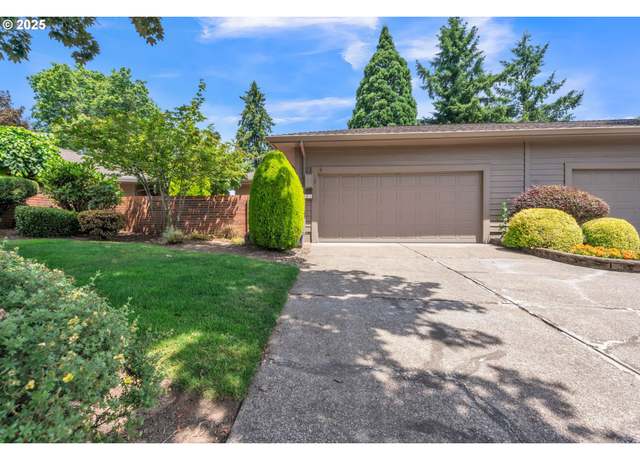 Property at 8085 SW Fairway Dr, Wilsonville, OR 97070, 2 beds, 2 baths