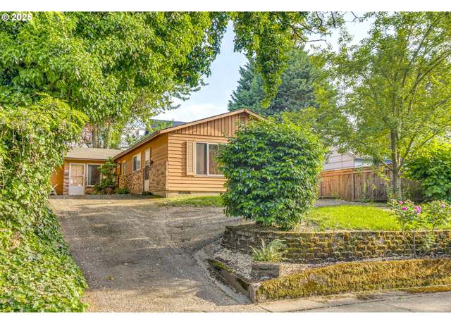 Property at 4220 SE Ivon St, Portland, OR 97206, 4 beds, 2 baths