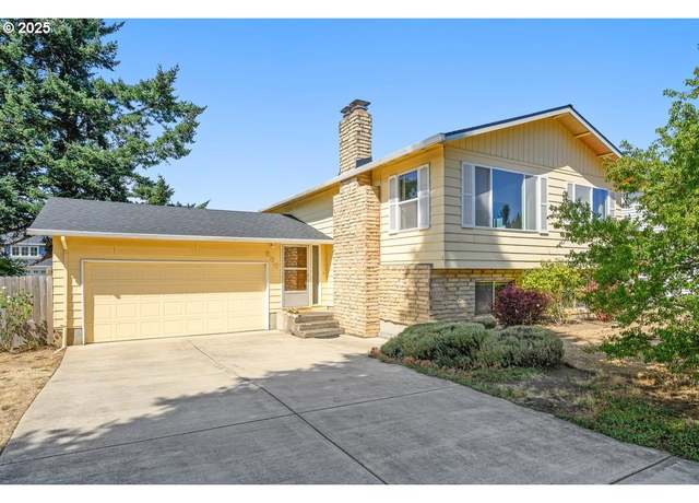 Property at 860 NE 14th Ave, Canby, OR 97013, 4 beds, 2 baths