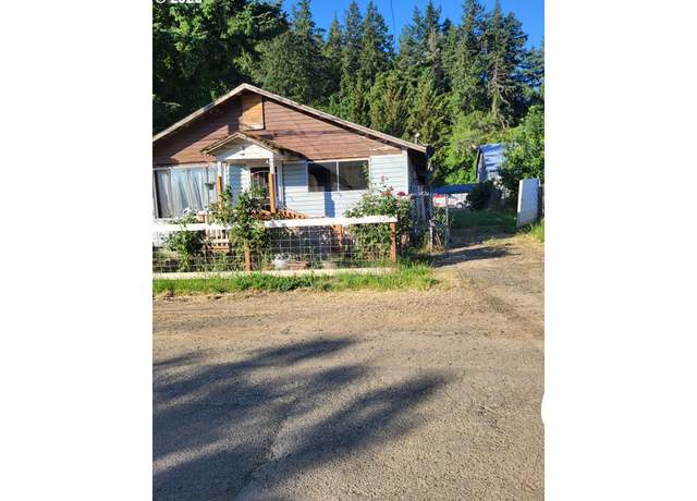 Property at 130 SE Mill St, Myrtle Creek, OR 97457, 2 beds, 1 bath