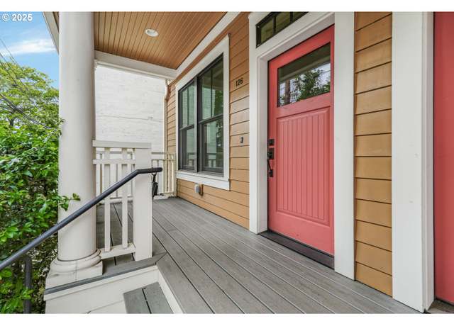 Property at 126 SW Grover St, Portland, OR 97239, 3 beds, 3.5 baths
