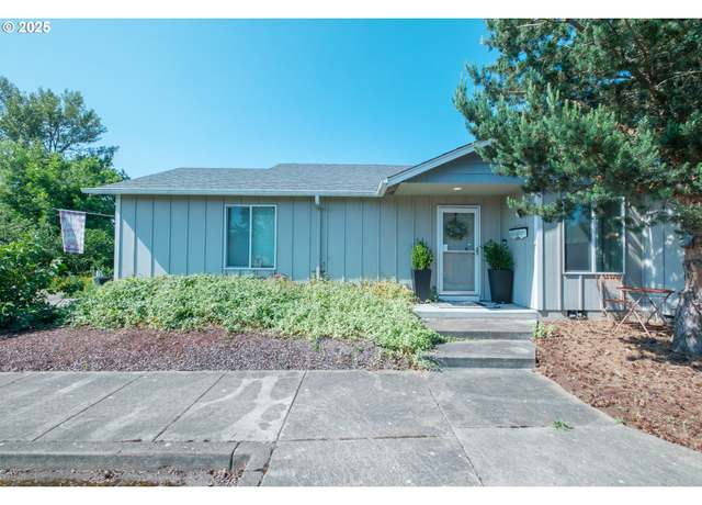 Property at 1239 46th Ct, Sweet Home, OR 97386, 3 beds, 2 baths