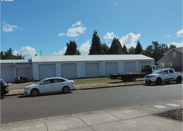 Property at 2075 NE Brown Rd, Salem, OR 97305, 3 beds, 1.5 baths