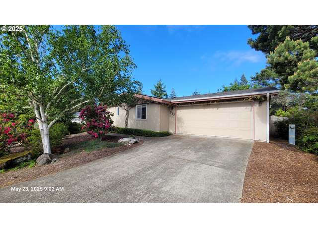 Property at 317 Manzanita Dr, Florence, OR 97439, 3 beds, 2 baths