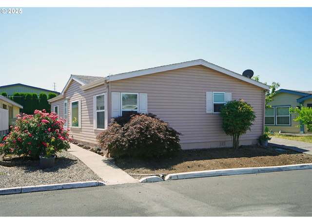 Property at 17620 SW Richmond Way, Beaverton, OR 97006, 3 beds, 2 baths
